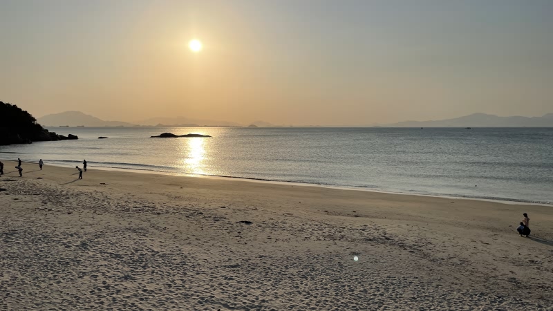 3b47237f3fc7cbed707ab643e9250238.jpg 晚上海灘.jpg